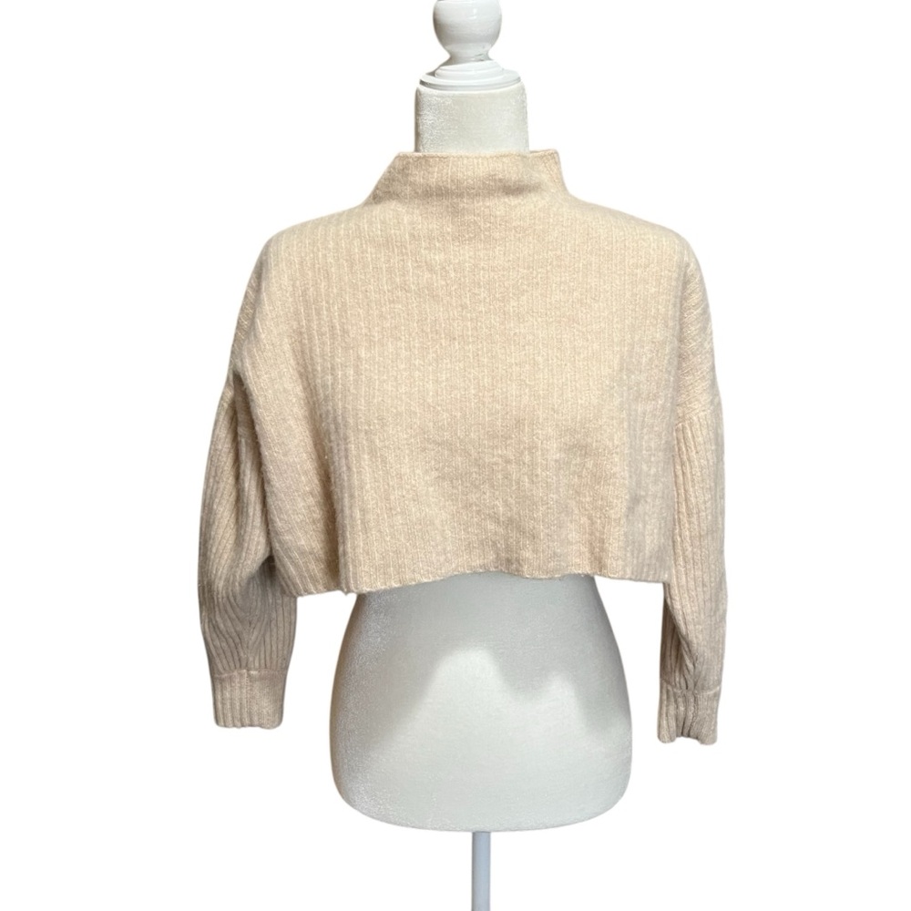 7115 by Szeki wool Yak blend Cropped Sweater